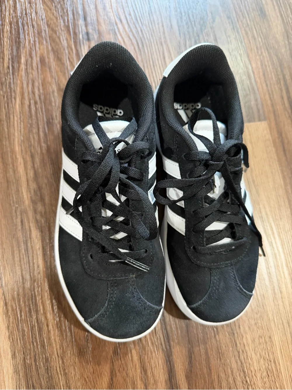 adidas Boys Black Suede Low-Top Sneakers with White Stripes Size 1